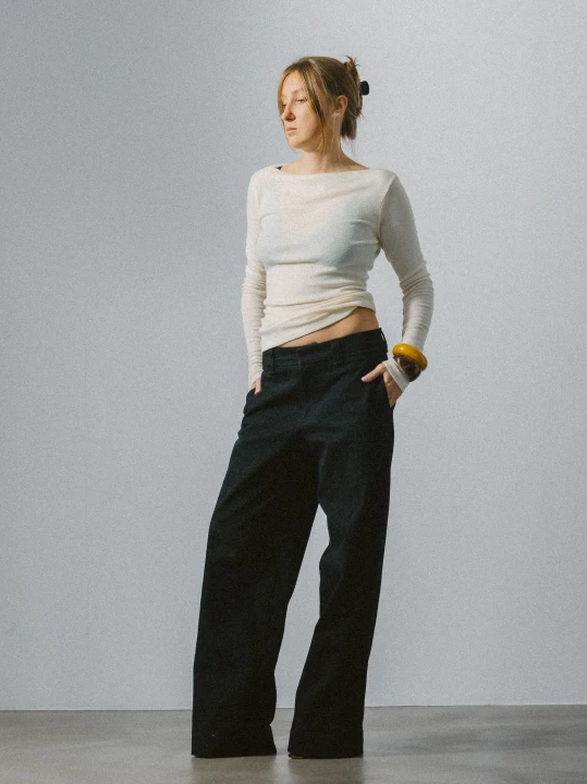 jeansowe spodnie z srednim stanem antracyt