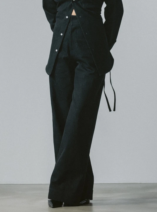 jeansowe spodnie z wysokim stanem antracyt