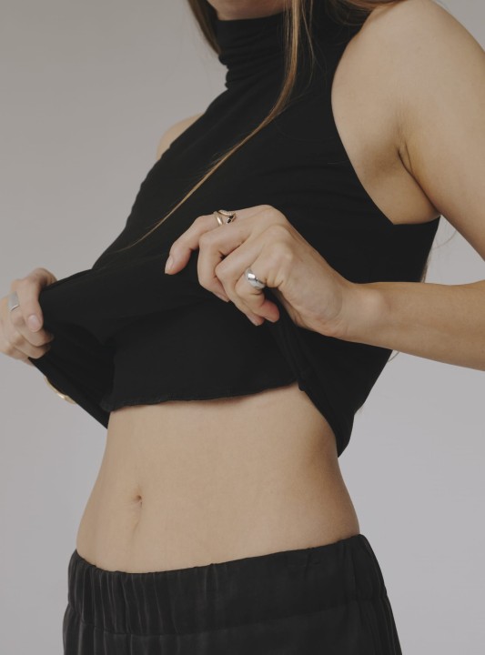 dzianinowy czarny top halter