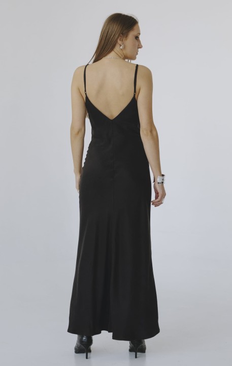 czarna sukienka bez plecow letnia