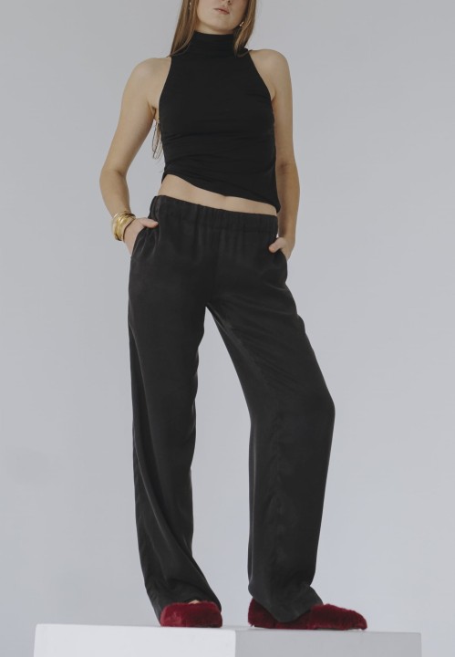 czarne luzne spodnie