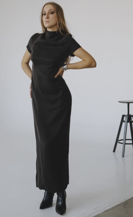 elegancka prosta sukienka