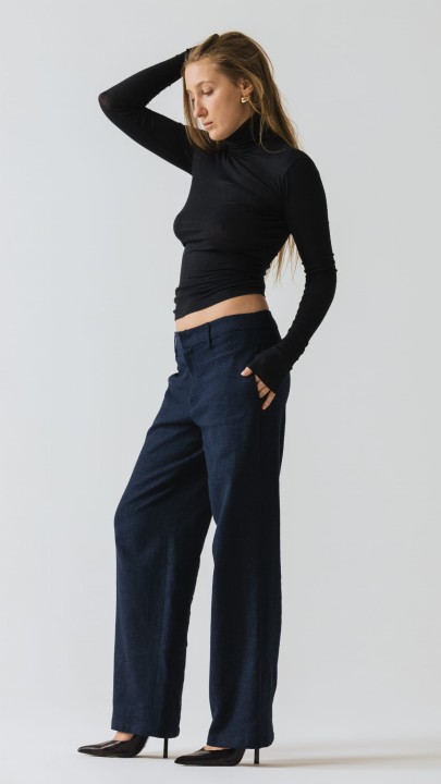 czarna bluzka z delikatnej dzianiny