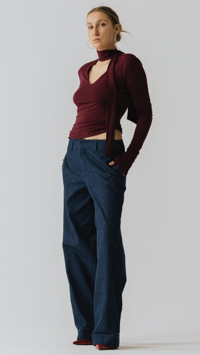 niebieskie jeansy regularne z prosta nogawka