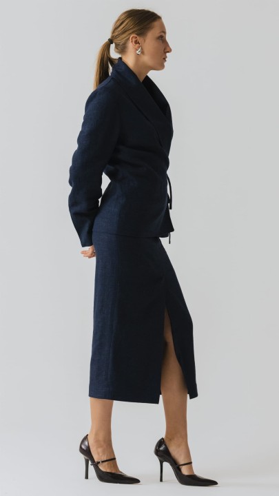 granatowa lniana garsonka