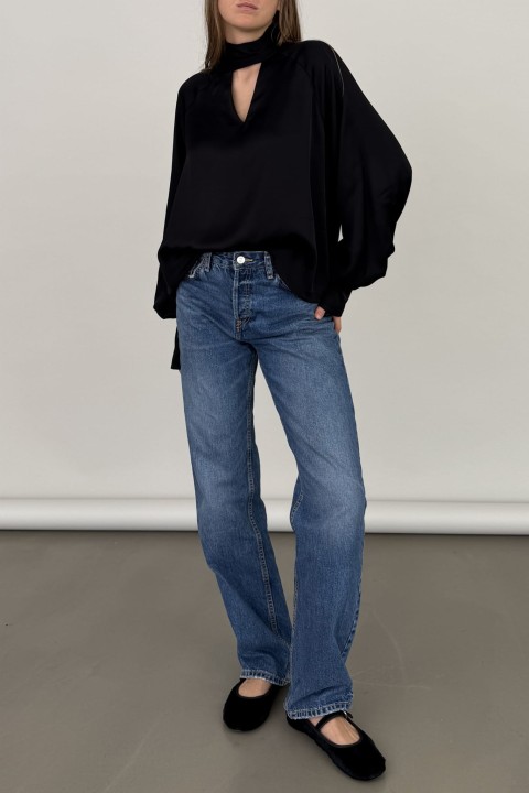 Czarna luzna koszula z szarfa