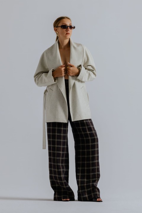 welniany plaszcz damski z paskiem