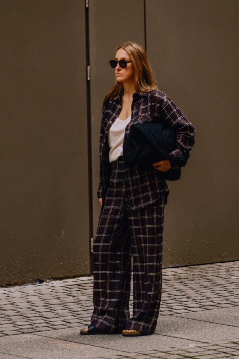komplet w kratke spodnie i koszula damska