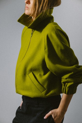 oliwkowa_kurtka_bomberka